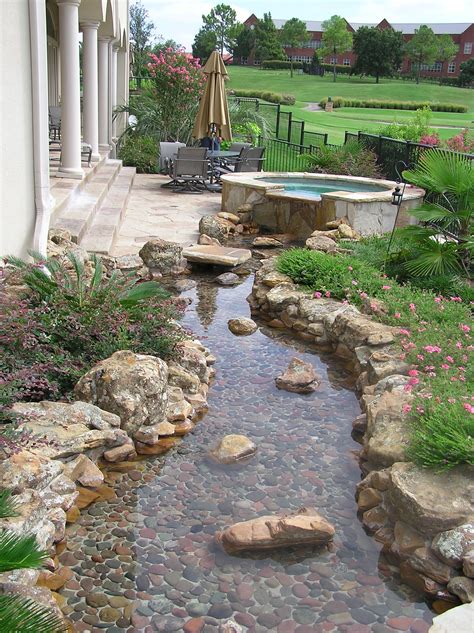 Rock Landscaping: Small River Rock Landscaping