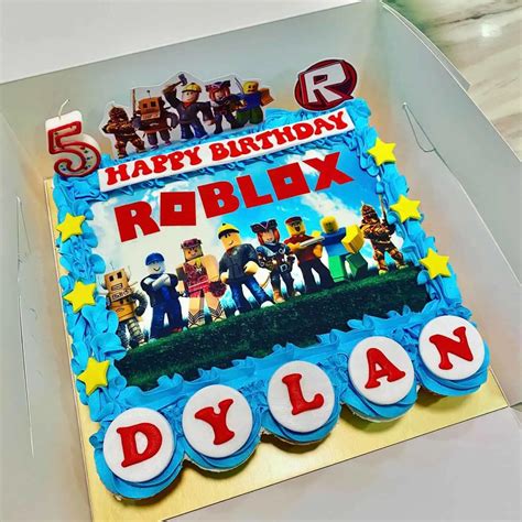 Roblox Girl Cake