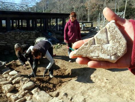 Troben Al Pla De LHorta Una De Les Poques Inscripcions Romanes Que Han