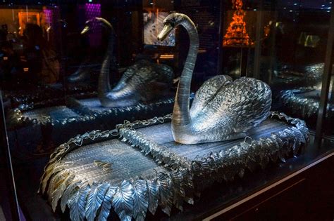 From mechanical swans to industrial automata: Robots at the London Science Museum - The Verge