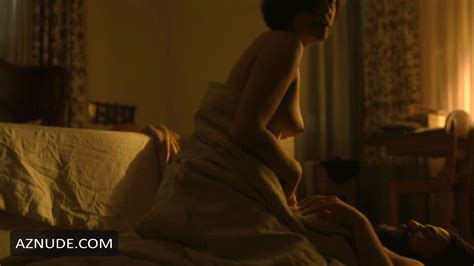 ELISABETH MOSS Nude AZNude