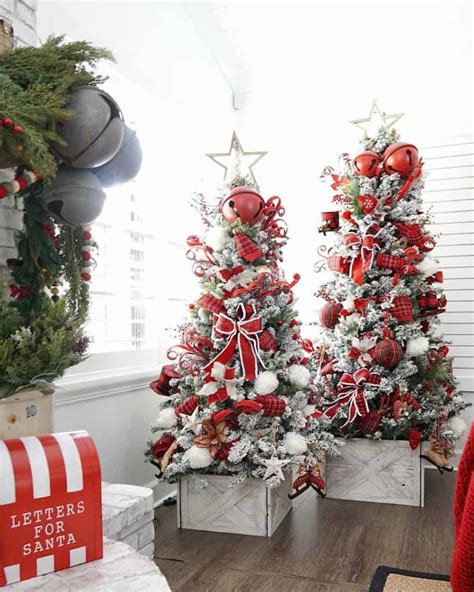 Ways You Can Use Christmas Tree Bows In Your Holiday Home