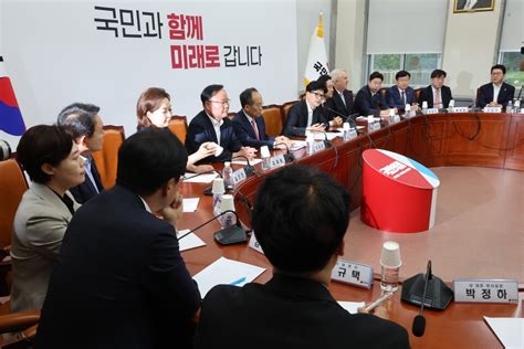 ‘친한 Vs 친윤 계파 갈등 ‘솔솔한동훈 가시밭길