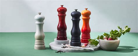 Le Creuset Classic Salt And Pepper Mill Set Personal Use Chip