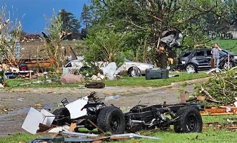 Tornadoes Devastate Iowa, Leaving One Dead - teleSUR English