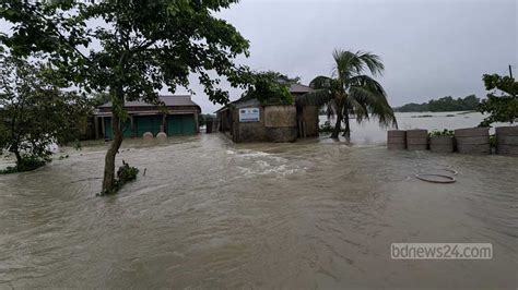 Deadly floods displace thousands in northeast