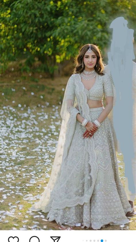 Pin By Ashvini Ponkshe On Lehenga Indian Wedding Outfits Engagement