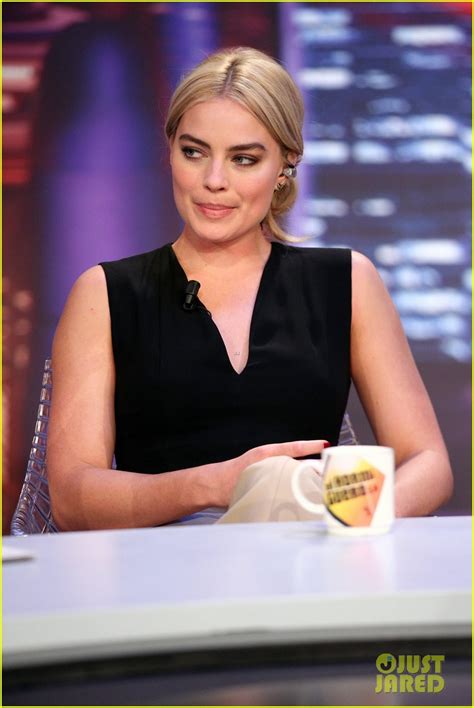 Will Smith And Margot Robbie Get Goofy For Spanish Talk Show Photo