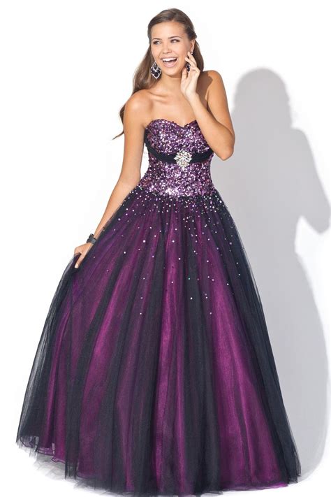 25 Stunning Prom Dresses Inspiration