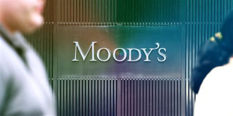 Moody's Stock Falls as 2022 Earnings Guidance Is Slashed - Barron's