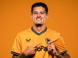 Pelatih Wolverhampton Wanderers U 21 Ikut Bangga Justin Hubner