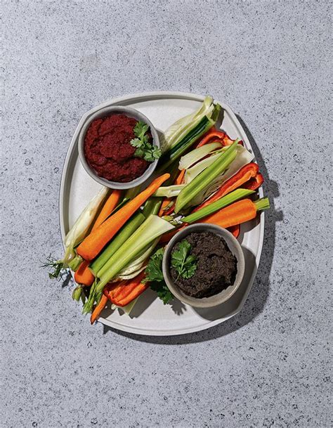 Houmous aux herbes œufs et radis pour 4 personnes Recettes Elle à