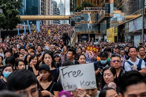 香港抗議活動移師九龍，爭取內地遊客支持 紐約時報中文網