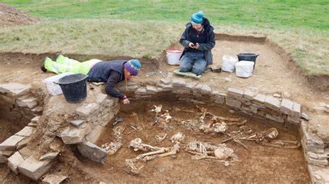 'Incredibly rare' 5,000-year-old tomb and skeletons discovered during ...