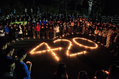 雅安地震 我校师生在行动（系列报道二）我校大学生志愿者为雅安祈福 景德镇陶瓷大学官方网站