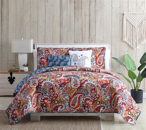 VCNY Home Bree Reversible Red Paisley Quilt Set King Red For Sale