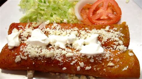 Enchiladas Rojas Una Receta Tradicional De México En Tu Mesa