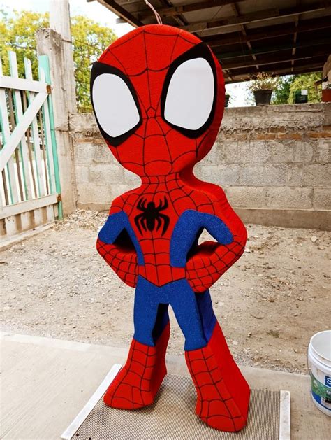 Piñata spiderman Piñatas de spiderman Fiesta de spiderman decoracion