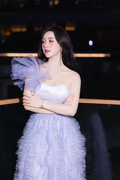 Di N Vi N Hot Girl V O Vai C Gi O Nguy T Tr Ng Th Nh Ch Ng Ta C A N M Sau H U Tr Ng