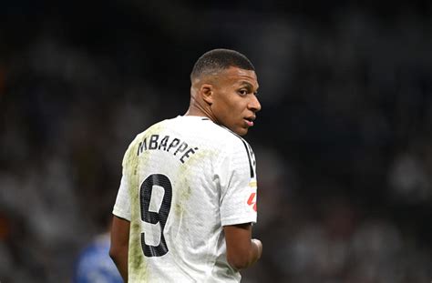 Real Madrid Concerned About Kylian Mbappe After El Clasico Flop Non