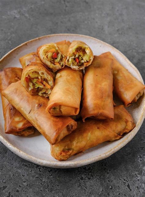 Pin By Komal Fatima On Foods Vegetable Spring Rolls Spring Rolls