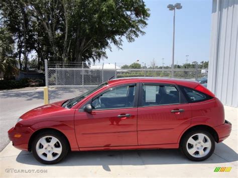 Sangria Red Metallic 2005 Ford Focus Zx5 Ses Hatchback Exterior Photo