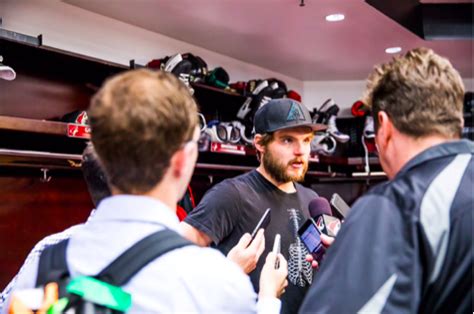 Hockey30 Les médias de l Arizona sont FURIEUX envers Alex Galchenyuk