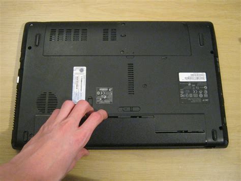 Acer Aspire 5742 Battery Replacement - iFixit Repair Guide