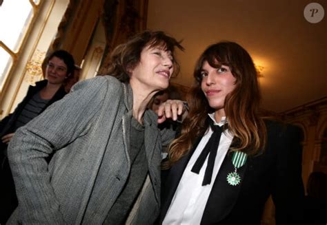 Photo La France Est En Deuil Tout Comme L Angleterre Jane Birkin Et