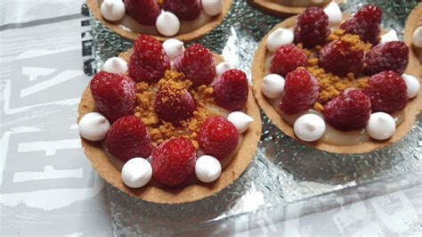 Tartelettes spéculoos lemon curd aux framboises et pépites de meringue