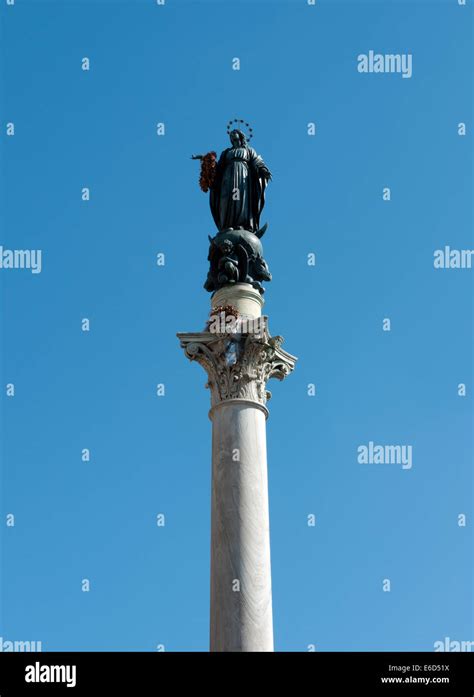 La columna de la Inmaculada Concepción un monumento del siglo XIX en