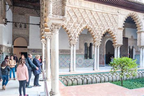 Sevilla Entrada Con Tour Guiado Catedral Giralda Y Alc Zar Getyourguide