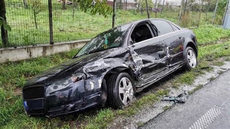 Accident pe DN1 în Gheghie Au fost implicate trei vehicule foto