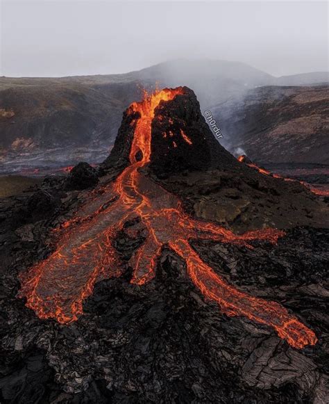 Pin En Volcano Mountain Paisajes Naturaleza Volcanes Paisajes