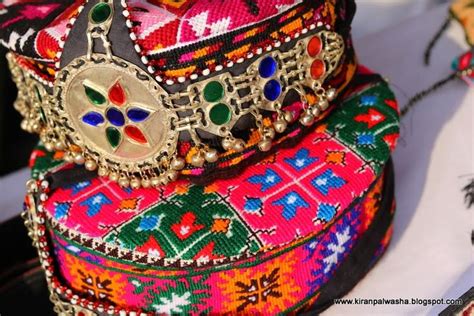 explore  vibrant traditions  pakistan   folk festival