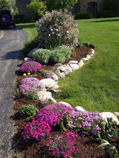 Pinks Front Garden Landscape Front Yard Garden Garden Yard Ideas