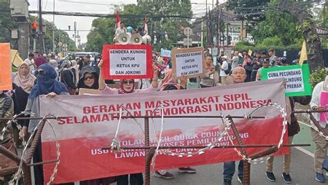 Aksi Demo Massa Minta Ketua Kpu Hasyim Asy Ari Dicopot