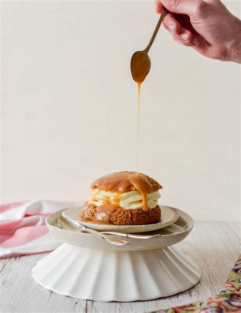 Choux crème diplomate et sauce caramel pour 6 personnes Recettes