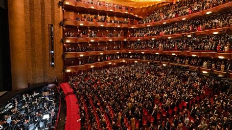 New York Met Opera Reopens after 18 Month-long COVID Closure