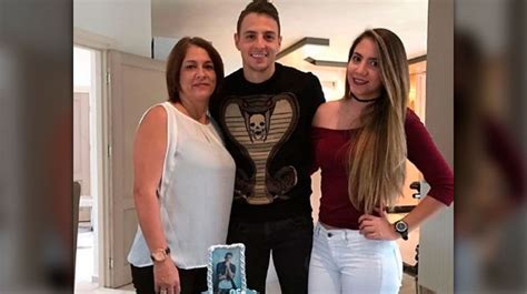 FOTOS Hermana de Santiago Arias se puso el bikini más chiquito para