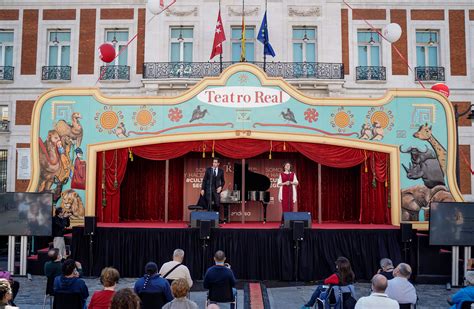 La Comunidad De Madrid Celebra La Hispanidad En La Puerta Del Sol Con