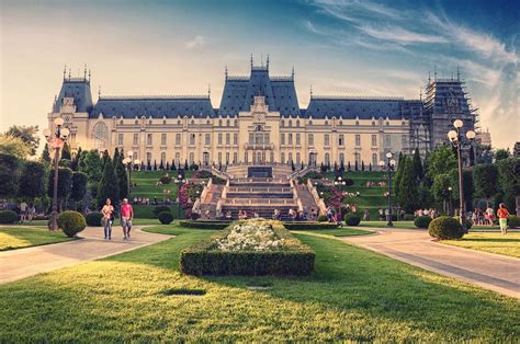 Iasi Obiective Turistice Promenada Culturala