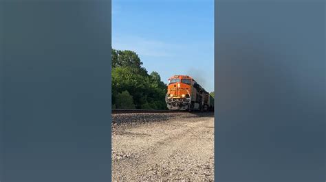 Very Fast Bnsf Grain Train Ft Burlington Northern Hoppers Train Bnsf