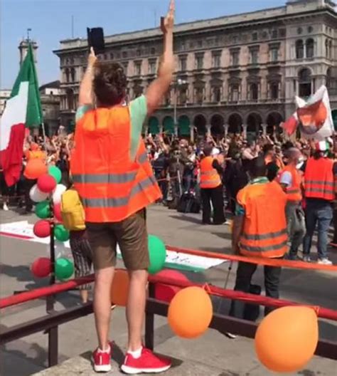 Gilet Arancioni Pappalardo Il 2 Giugno In Piazza A Roma