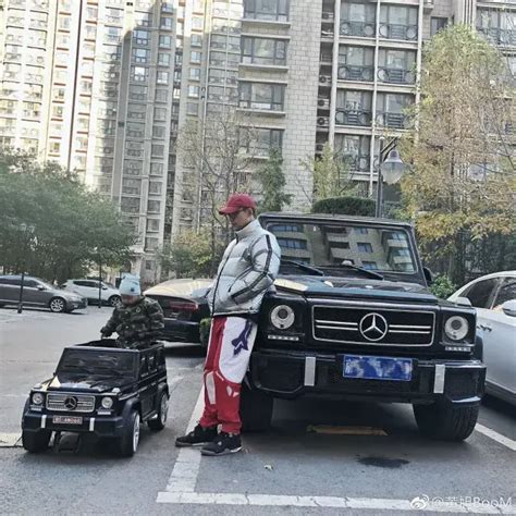 中国rapper到底都开哪些豪车，又是哪位rapper既做代驾又骑电动车？ 知乎