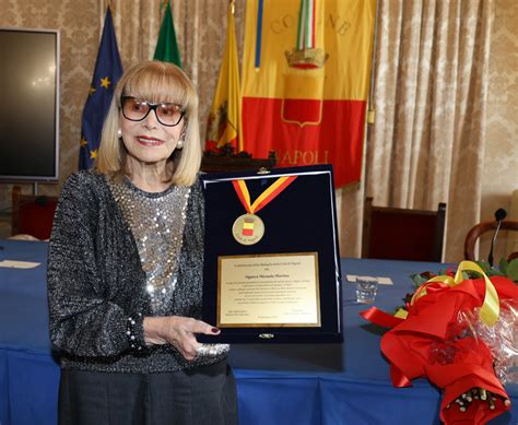 Il Sindaco Manfredi Conferisce La Medaglia Della Citt Di Napoli A