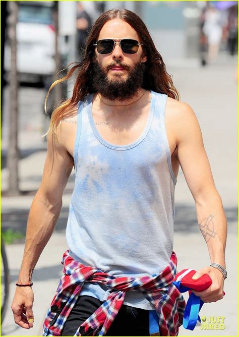 Jared Leto Brings Back Popular 90s Fashion Trend By Putting Shirt ...