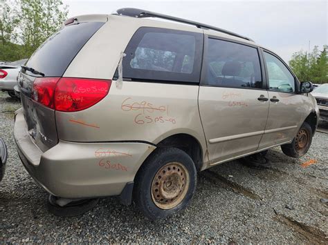 TOYOTA SIENNA 2006 Rouyn Noranda Kenny U Pull