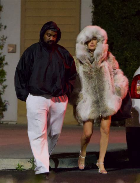 Katy Perry Takes Nude Dressing To Paris Couture Week By Wearing Just Fur Coat Fans Say She S