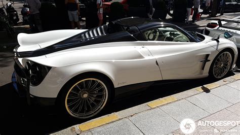 Pagani Huayra Roadster January Autogespot